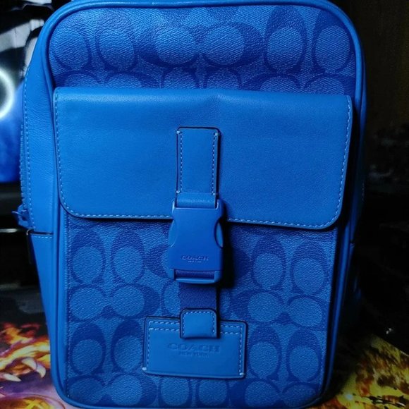 COACH Track Pack In Signature Canvas C9838 - Picture 2 of 9